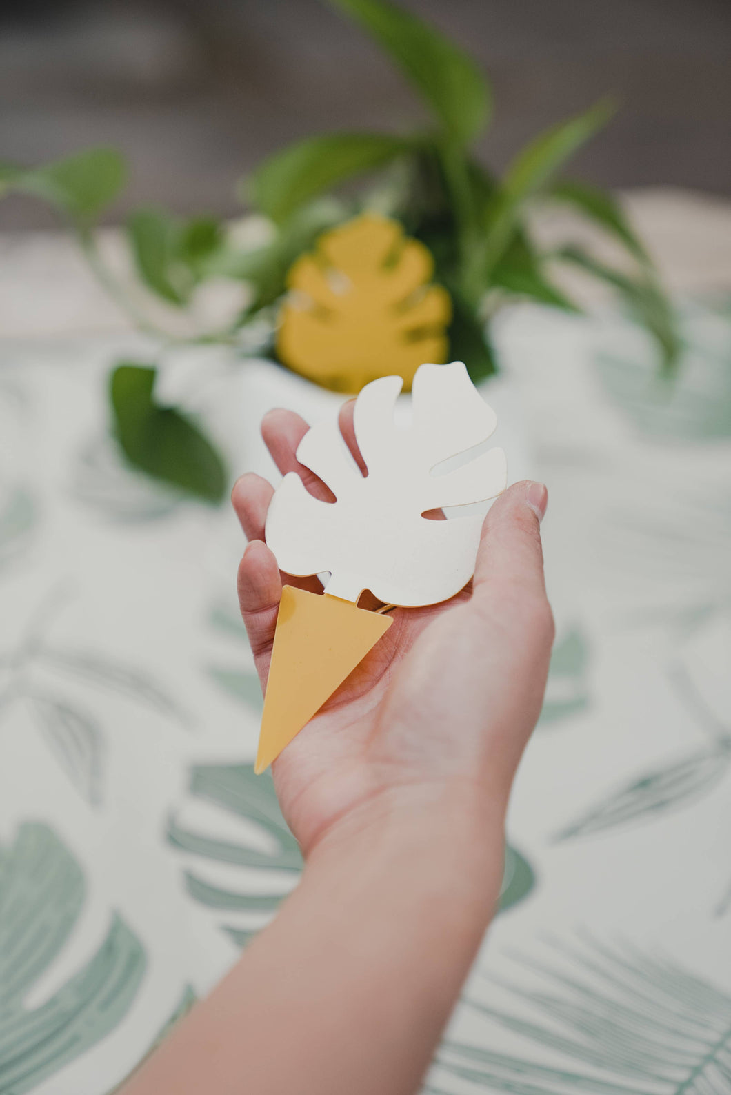 Monstera Shaped Sticky Traps Pack of 12